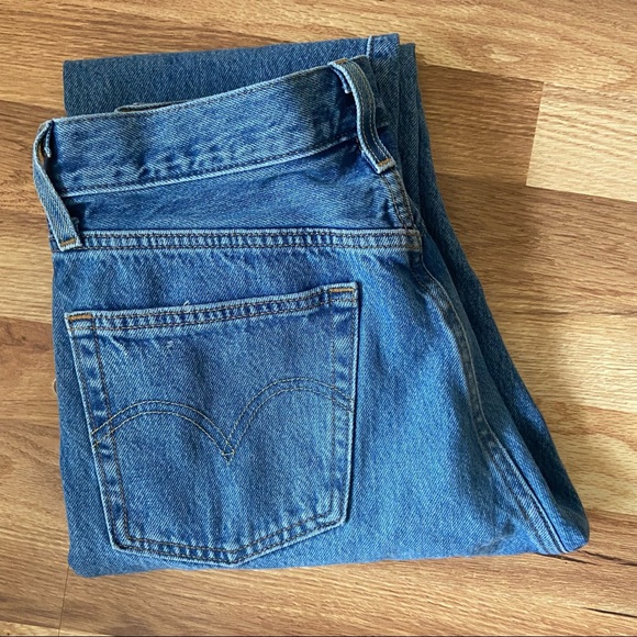 Women’s Levi’s 501 Crop Bottom Jeans - Picture 9 of 9